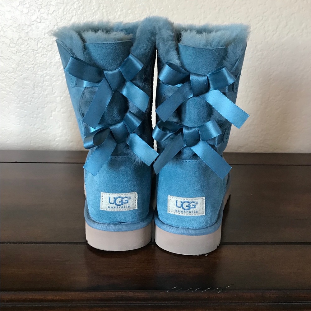Bailey Bow UGG Boots Everglade size 8